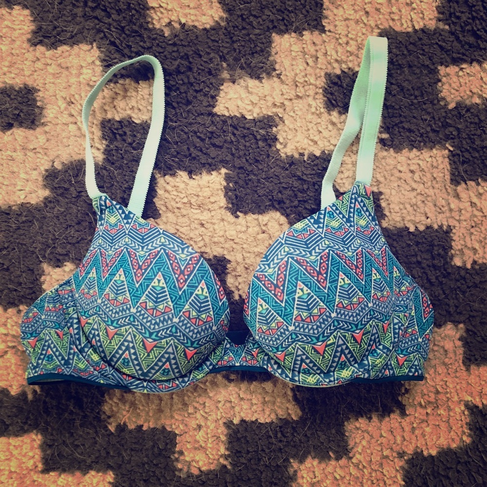 Victoria’s Secret ‘Pink’ Wear Everywhere Push-Up